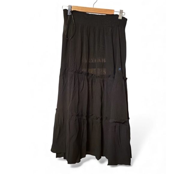 CeCe Smock Waist Soft Tiered Gauze Skirt - Black Size Medium - Picture 2 of 2